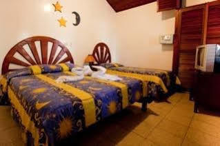Hotel El Milagro Tamarindo Exterior foto